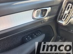 Volvo XC40  2022 photo 8